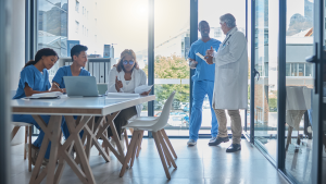 Diferenças entre a ISO 9001 e ISO 7101 para qualidade na saúde